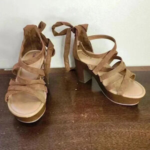 Torrid Sz 10.5 WW Brown Platform Sandals Faux Suede Ankle Wrap Wood Block Heel